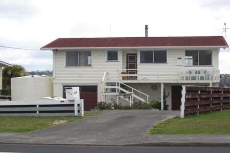 Photo of property in 1002 Whangaparaoa Road, Tindalls Beach, Whangaparaoa, 0930