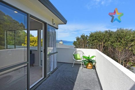 Photo of property in 72 Dowse Drive, Maungaraki, Lower Hutt, 5010