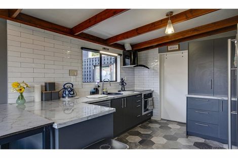 Photo of property in 8 Roslyn Terrace, West End, Timaru, 7910