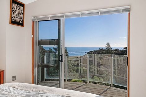 Photo of property in 10 Waitea Road, Muriwai, Waimauku, 0881