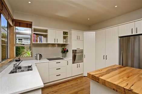 Photo of property in 2/190 East Coast Road, Forrest Hill, Auckland, 0620