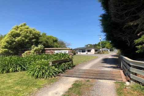 Photo of property in 22 Tiratu Road, Dannevirke, 4976