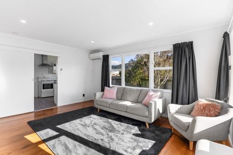 Photo of property in 20 Parera Grove, Heretaunga, Upper Hutt, 5018