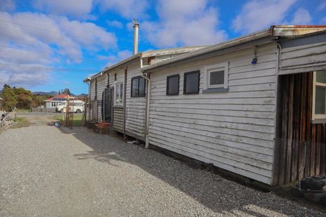 Photo of property in 9 Ohau Street, Dobson, Greymouth, 7805