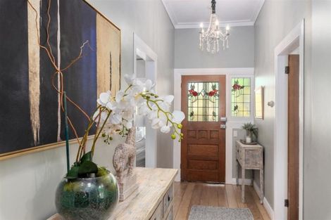 Photo of property in 2 Glade Place, Birkenhead, Auckland, 0626