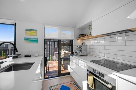 Photo of property in 2/21 Hauraki Road, Hauraki, Auckland, 0622