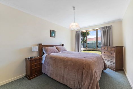 Photo of property in 2/98 Domain Terrace, Spreydon, Christchurch, 8024