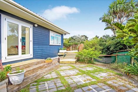 Photo of property in 66 Te Henga Road, Waitakere, Henderson, 0781
