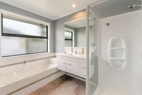 Photo of property in 14 Pearson Place, Paraparaumu, 5032