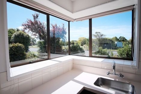 Photo of property in 8 Mervyn Drive, Avondale, Christchurch, 8061