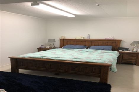 Photo of property in 23 Elsted Place, Goodwood Heights, Auckland, 2105