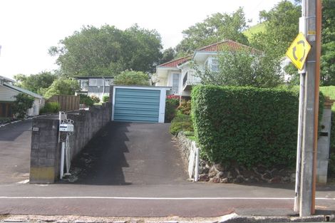 Photo of property in 2/14a Albert Road, Devonport, Auckland, 0624