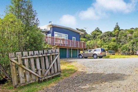 Photo of property in 66 Te Henga Road, Waitakere, Henderson, 0781