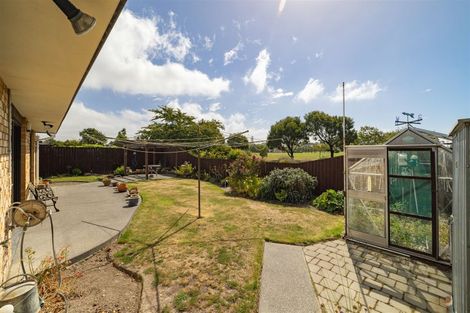 Photo of property in 34 Karnak Crescent, Russley, Christchurch, 8042