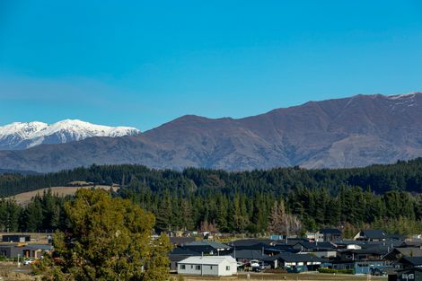 Photo of property in 33 Tomtit Crescent, Lake Hawea, 9382