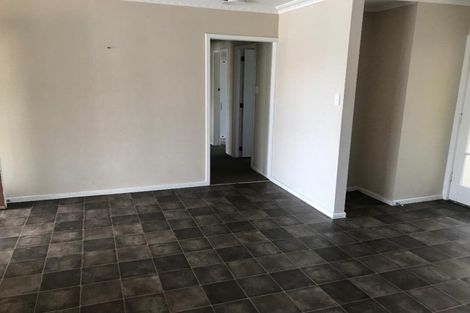 Photo of property in 2 Snead Place, Hamilton East, Hamilton, 3216