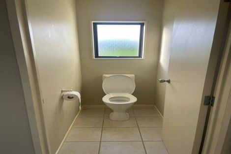 Photo of property in 29 Spalding Rise, Golflands, Auckland, 2013