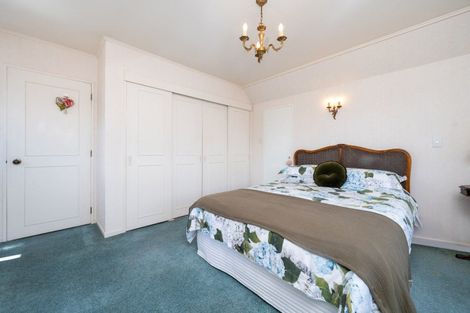 Photo of property in 10 Tauroa Road, Havelock North, 4130