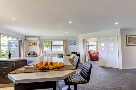 Photo of property in 97 Farnborough Drive, Grandview Heights, Hamilton, 3200