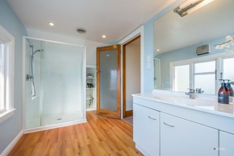 Photo of property in 77 Pohutukawa Street, Woburn, Lower Hutt, 5011