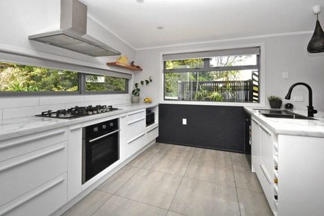 Photo of property in 14 Konini Road, Titirangi, Auckland, 0604