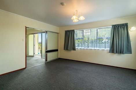 Photo of property in 100 Frankley Road, Frankleigh Park, New Plymouth, 4310