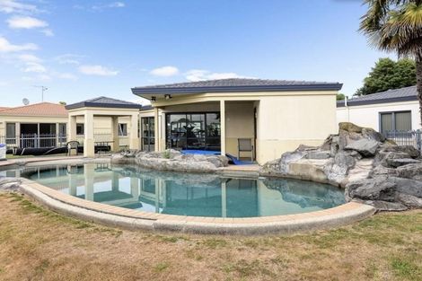 Photo of property in 14 Sudbury Court, Rototuna North, Hamilton, 3210