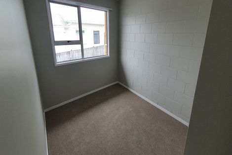 Photo of property in 21 Kamara Road, Glen Eden, Auckland, 0602