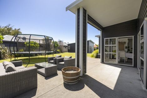 Photo of property in 518a Manutahi Road, Lepperton, New Plymouth, 4373