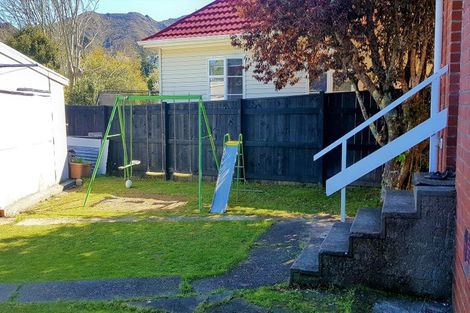 Photo of property in 3 Sunshine Avenue, Karori, Wellington, 6012