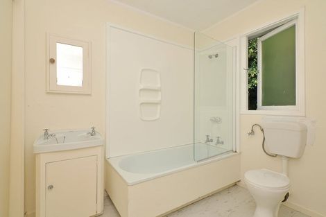 Photo of property in 76b Collier Avenue, Karori, Wellington, 6012