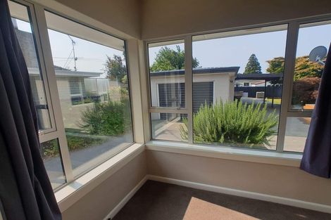 Photo of property in 37 Acacia Avenue, Upper Riccarton, Christchurch, 8041