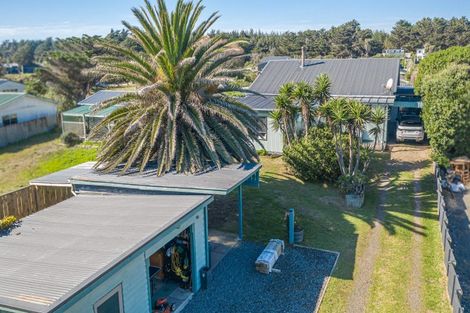Photo of property in 22 Kent Avenue, Waitarere Beach, Levin, 5510