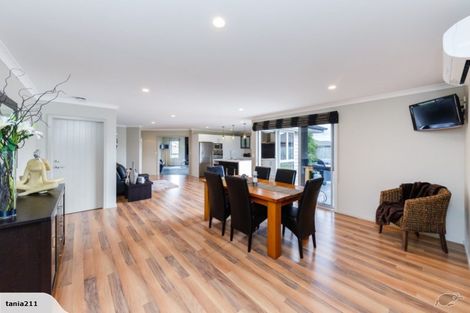 Photo of property in 10 Chestnut Close, Kelvin Grove, Palmerston North, 4414