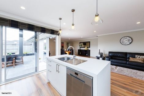 Photo of property in 10 Chestnut Close, Kelvin Grove, Palmerston North, 4414