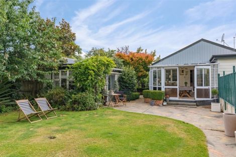 Photo of property in 17 Alpha Avenue, Strowan, Christchurch, 8052