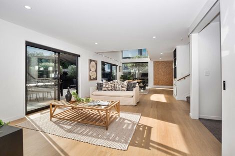 Photo of property in 347b Oceanbeach Road, Mount Maunganui, 3116