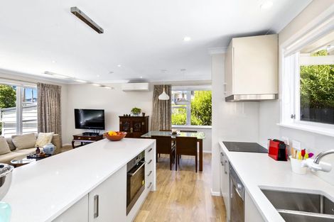 Photo of property in 28 Alwyn Place, Newlands, Wellington, 6037