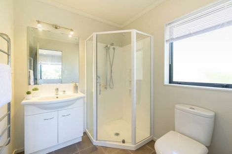 Photo of property in 1 Barwick Place, Stanmore Bay, Whangaparaoa, 0932