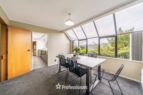 Photo of property in 6 Cassis Place, Crofton Downs, Wellington, 6035