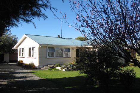 Photo of property in 16 Udy Street, Greytown, 5712