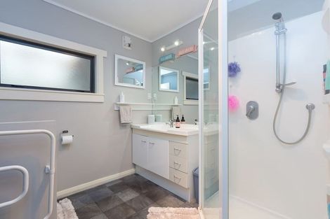 Photo of property in 51 Upjohn Street, Brooklands, New Plymouth, 4310