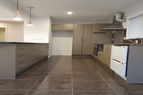 Photo of property in 71 Stottholm Road, Titirangi, Auckland, 0604