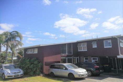 Photo of property in 2/233 Birkdale Road, Birkdale, Auckland, 0626