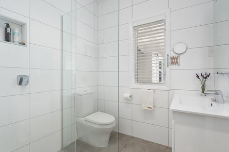 Photo of property in 18 Doone Street, Lynmouth, New Plymouth, 4310