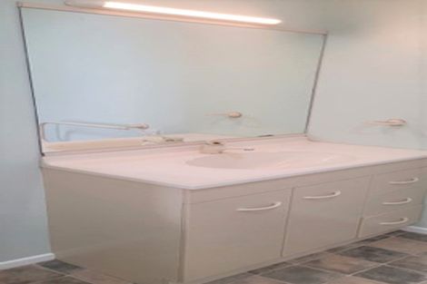 Photo of property in 28 Cambridge Street, Tawa, Wellington, 5028