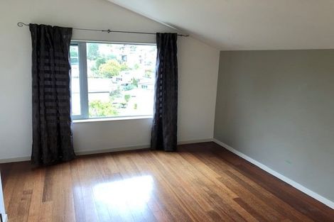 Photo of property in 21a Korotaha Terrace, Rothesay Bay, Auckland, 0630