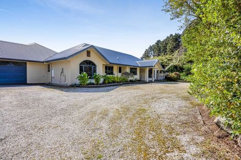 Photo of property in 311 Croydon Road, Midhirst, Stratford, 4394