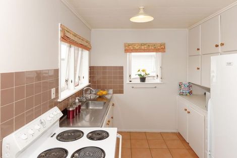 Photo of property in 22 Gossamer Drive, Pakuranga Heights, Auckland, 2010