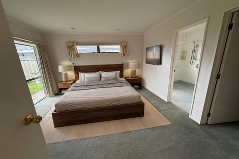 Photo of property in 11 Addington Place, Taradale, Napier, 4112